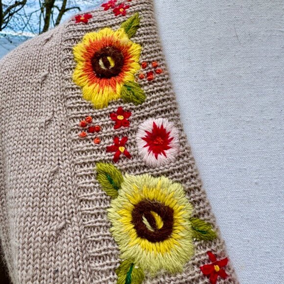 90s Vintage 100% Wool Tan Light Brown Floral Embroidered Shrug Sweater - Picture 3 of 8